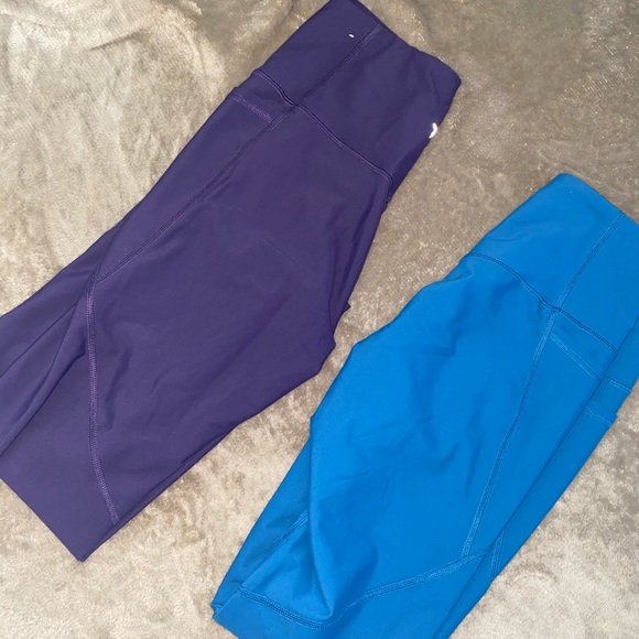 2 for 25 old navy leggings‼️ - Picture 3 of 4